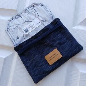 Delta Someone Somewhere Amenity Kit Bag small travel makeup pouch wallet